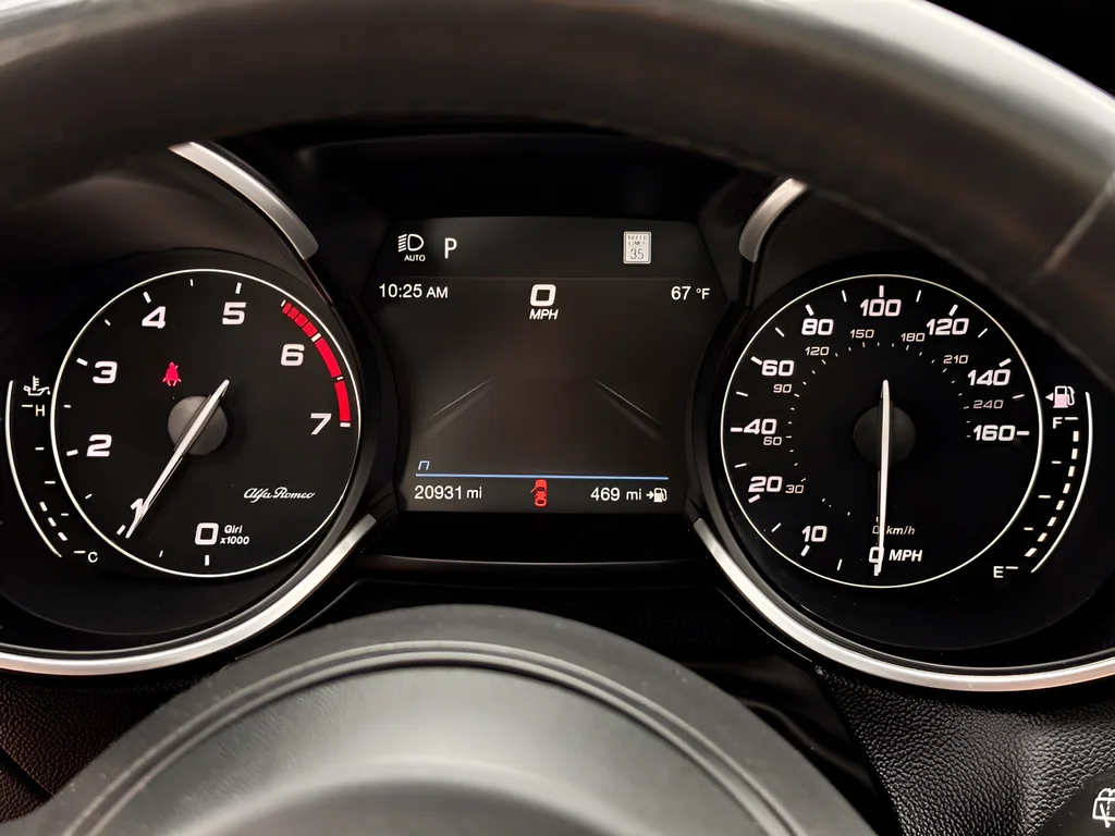 Used 2023 Gray Alfa Romeo Veloce image 8