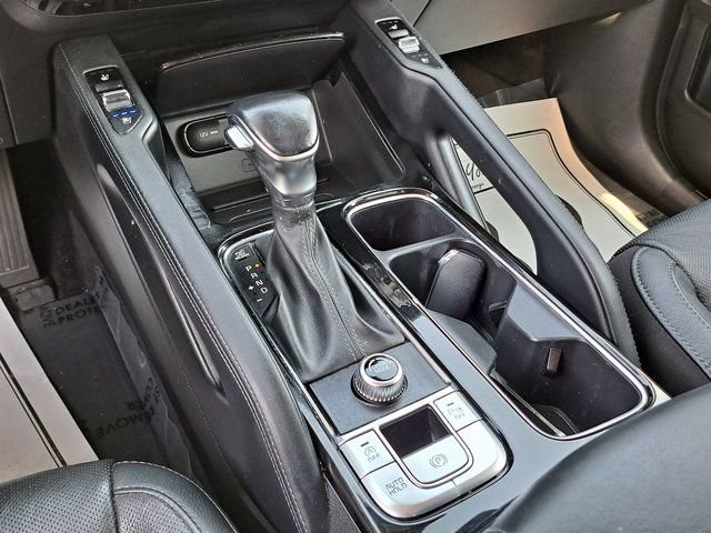Used 2020 White Kia EX image 18