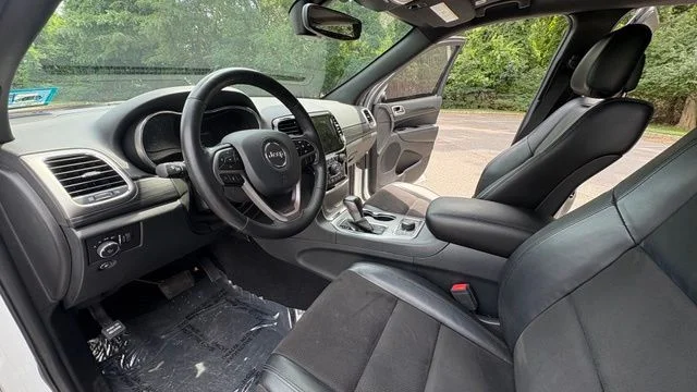 Used 2020 Bright White Clearcoat Jeep Laredo image 35