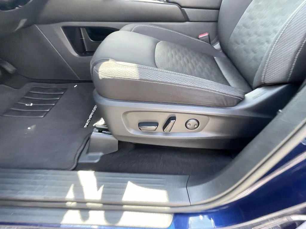 Used 2025 Deep Ocean Blue Pearl Nissan SV image 14