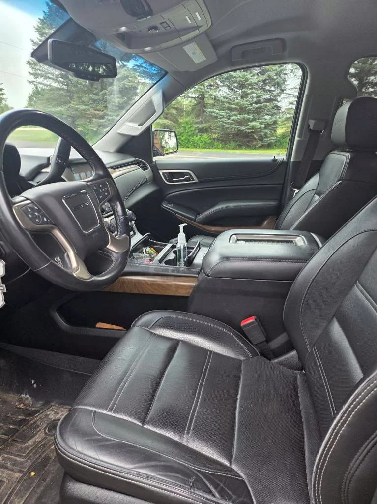 Used 2019 Silver GMC Denali image 6