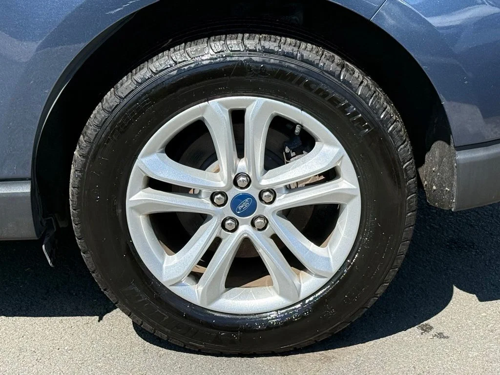 Used 2019 Blue Metallic Ford SEL image 13