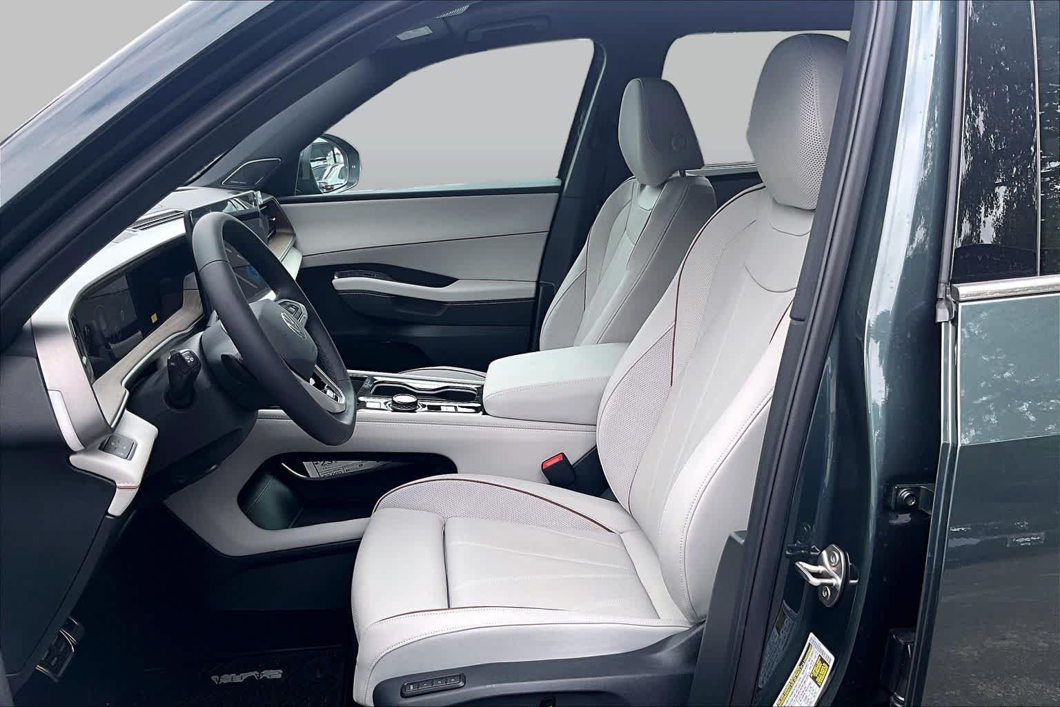 New 2027 Sacramento Gree Volkswagen SEL Premium R-Line image 9