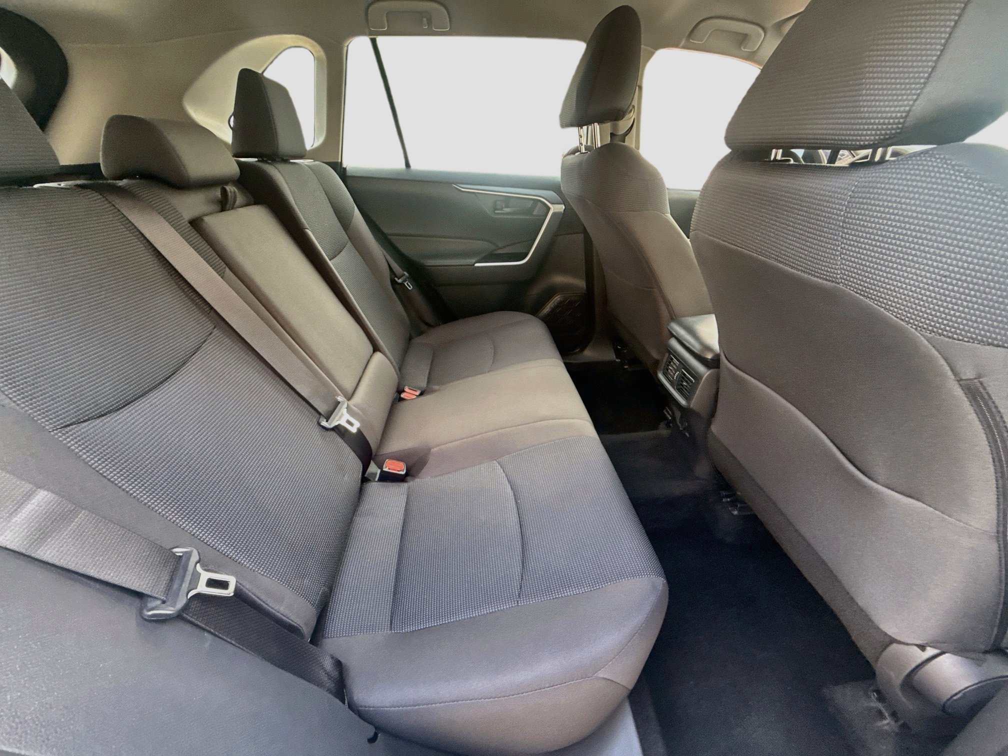 Used 2025 Ice Toyota LE image 26