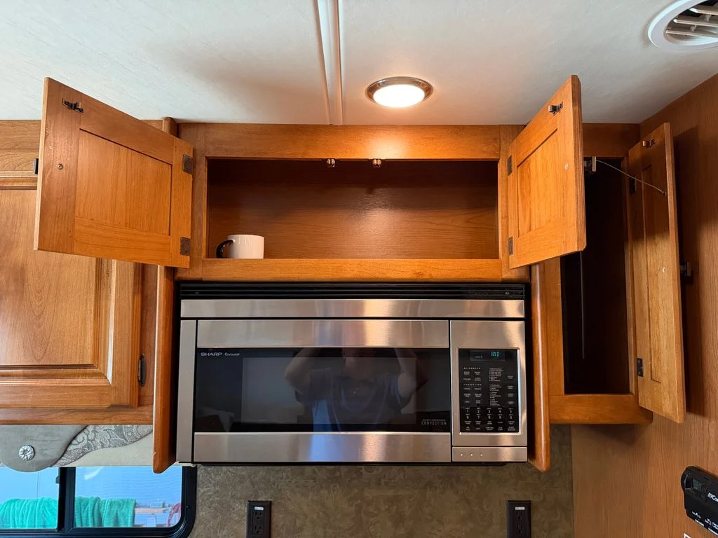 Used 2014  Tiffin  image 102