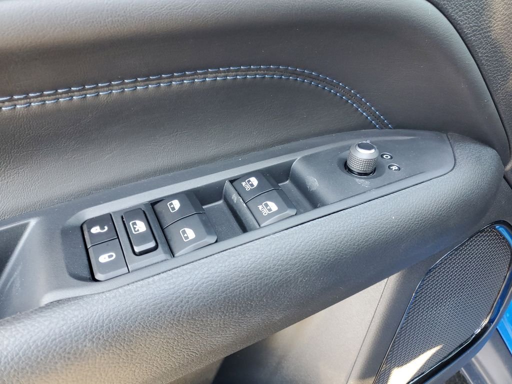 New 2026 Hydro Blue Pearlcoat Jeep Latitude image 15