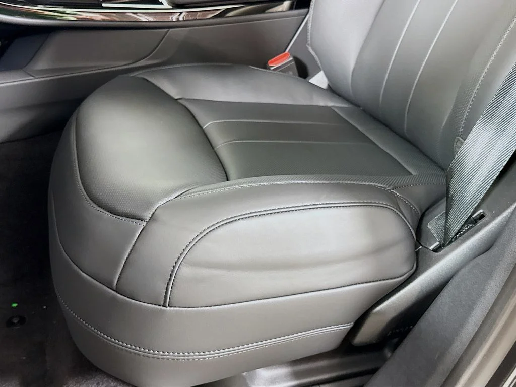 New 2026 Carpathian Grey Land Rover SE image 22