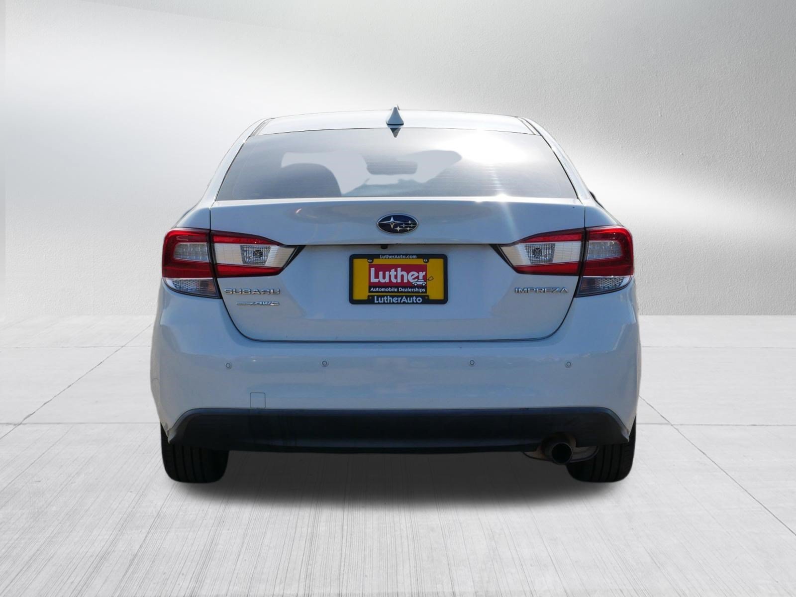 Used 2018 Crystal White Pearl Subaru Limited image 6