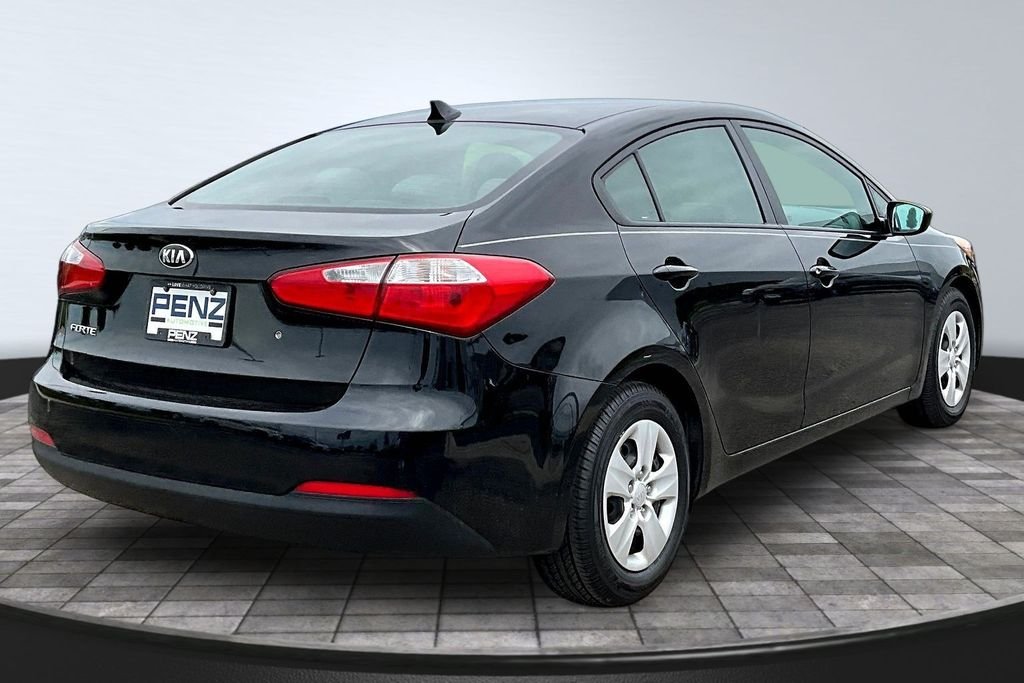 Used 2015 Black Kia LX image 6