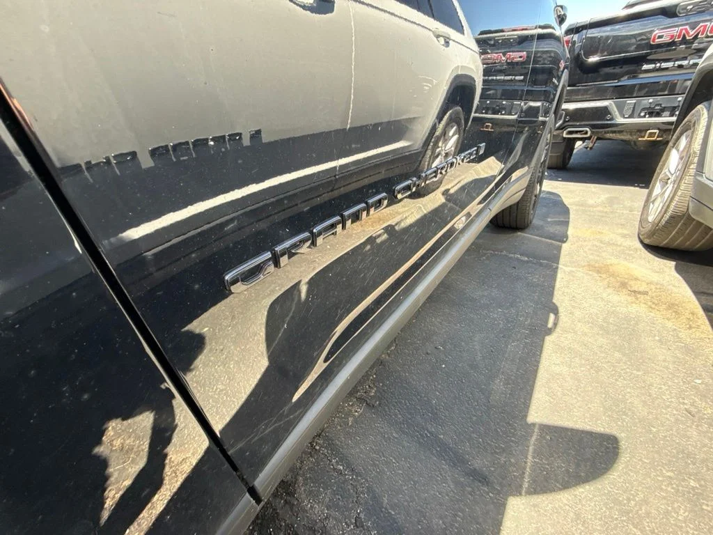Used 2023 Black Jeep Altitude X image 10