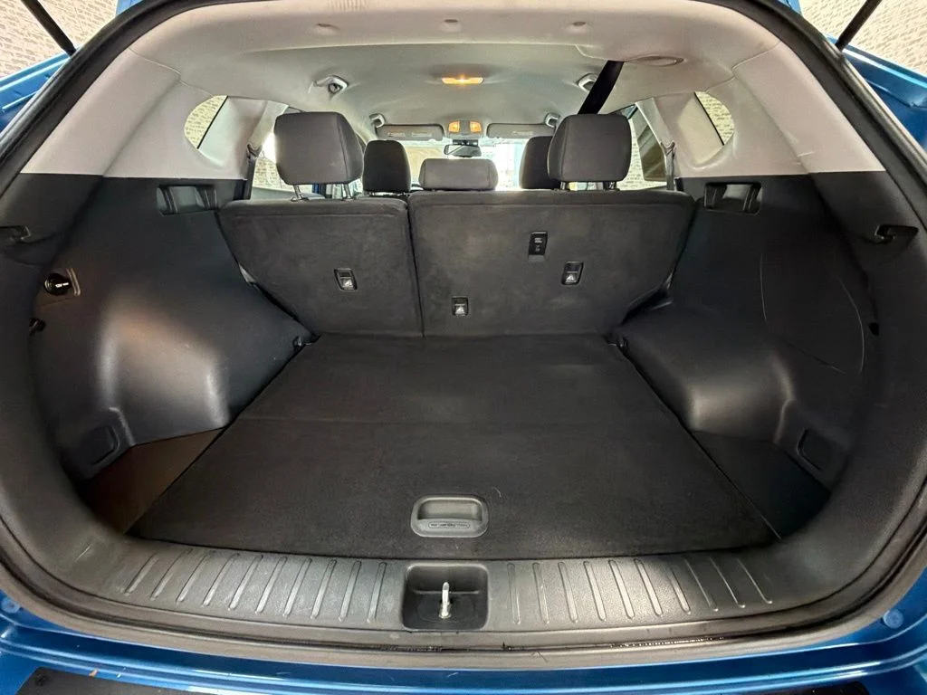 Used 2020 Aqua Blue Hyundai SEL image 13
