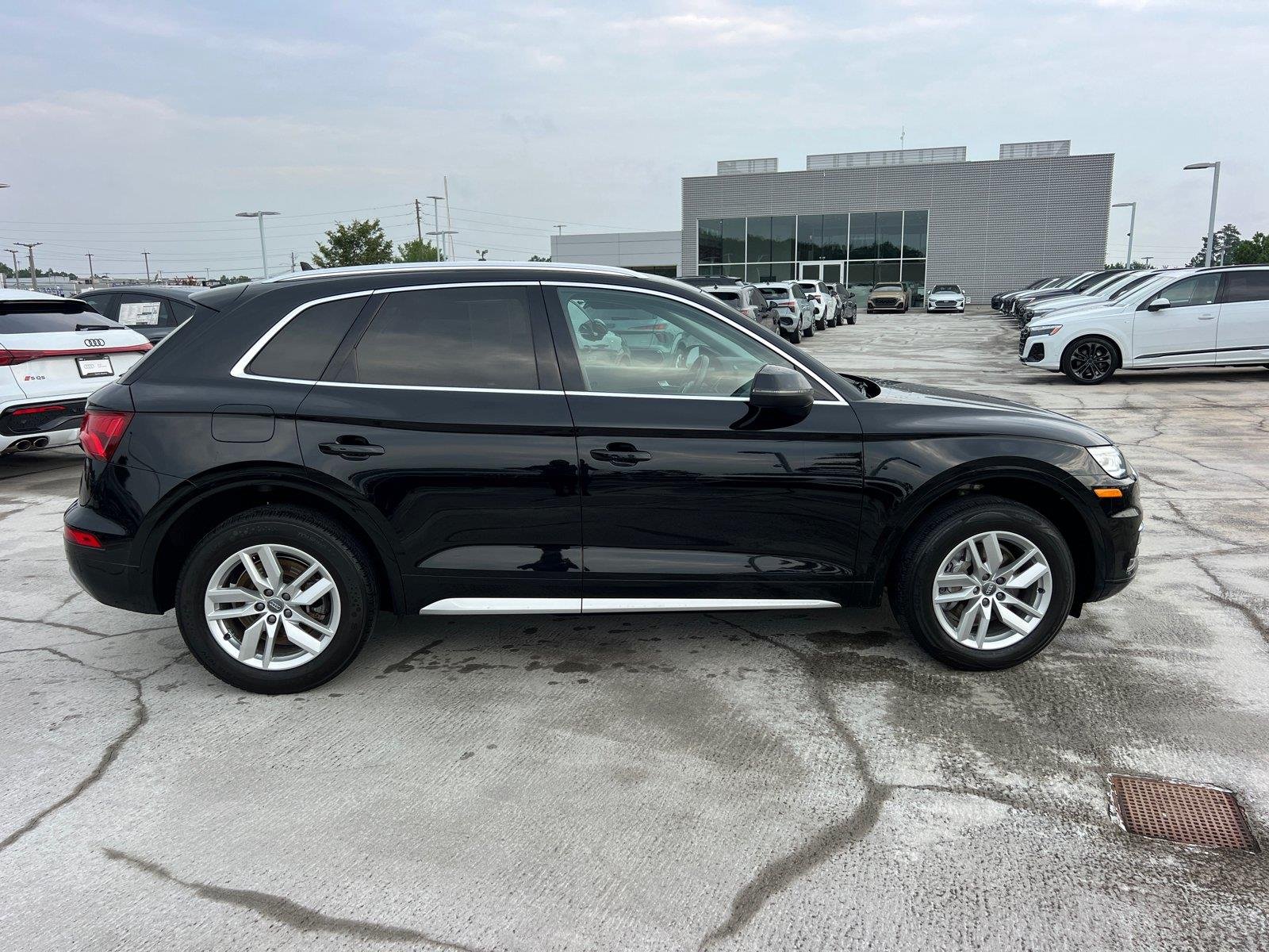 Used 2020 Brilliant Black Audi Premium image 4