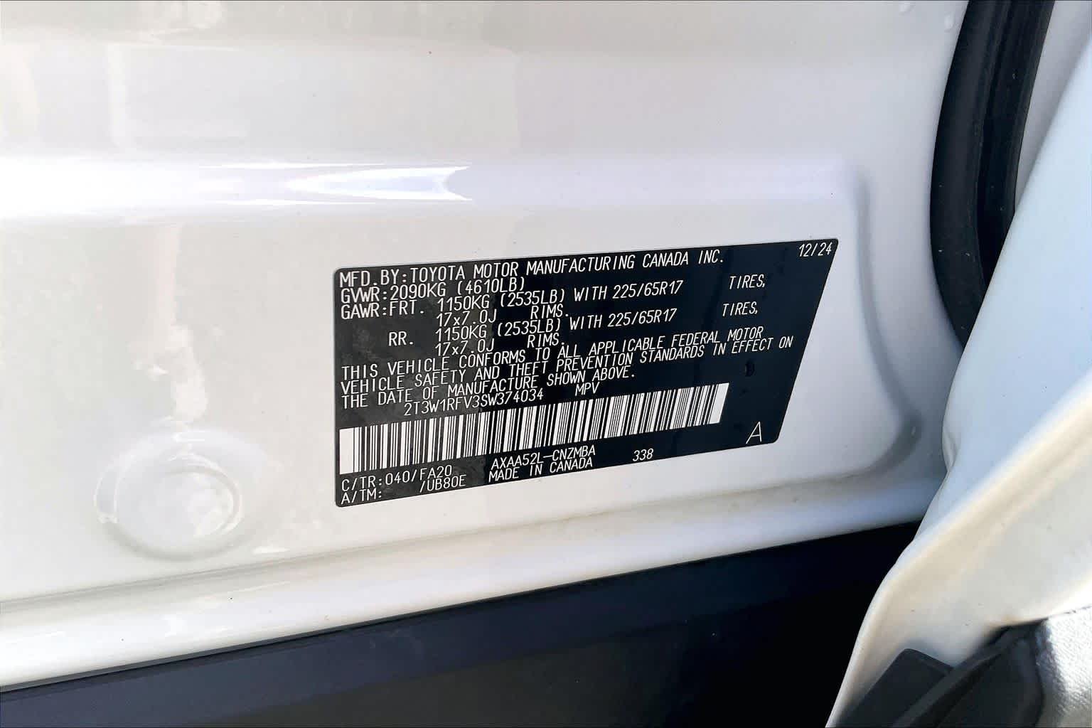 Used 2025 Ice Cap Toyota XLE image 34