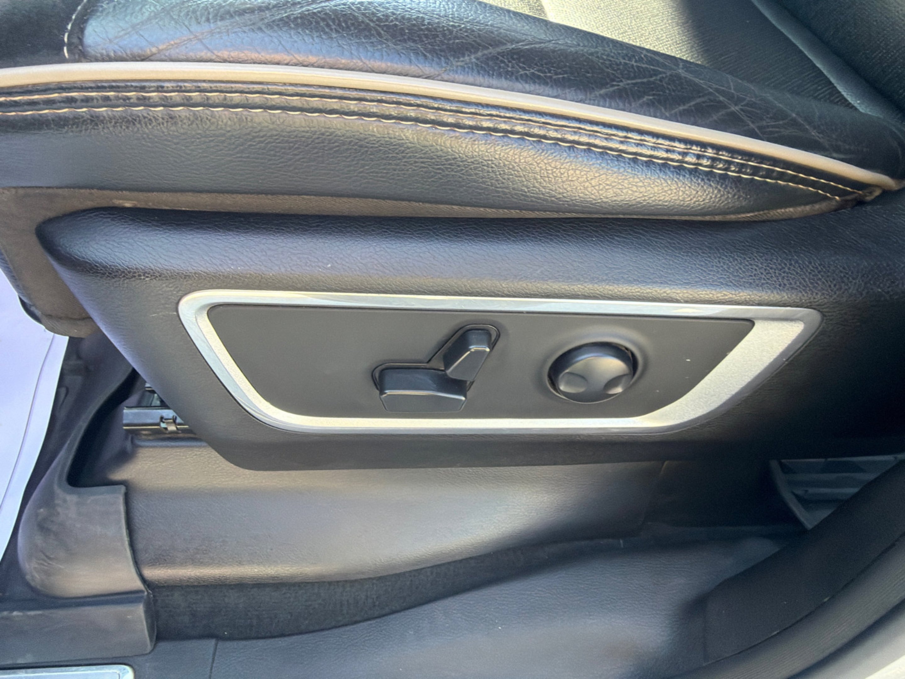 Used 2022 Bright White Clearcoat Ram Laramie image 18
