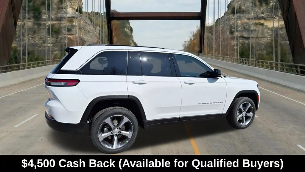 New 2026 Bright White Clear-Coat Exterior Paint Jeep Limited image 10