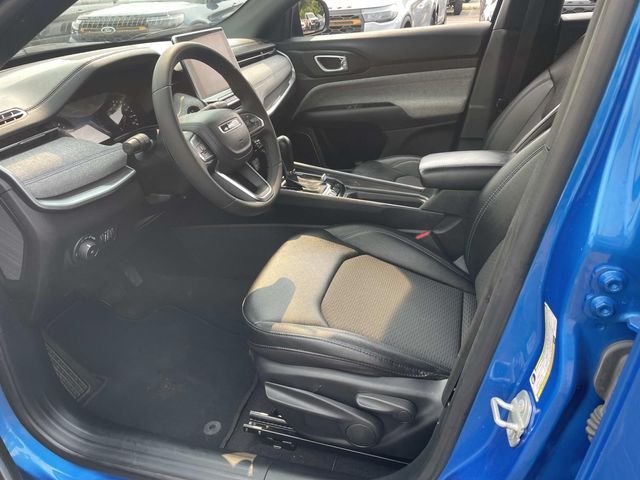 Certified Used 2024 Hydro Blue Pearlcoat Jeep Latitude image 24