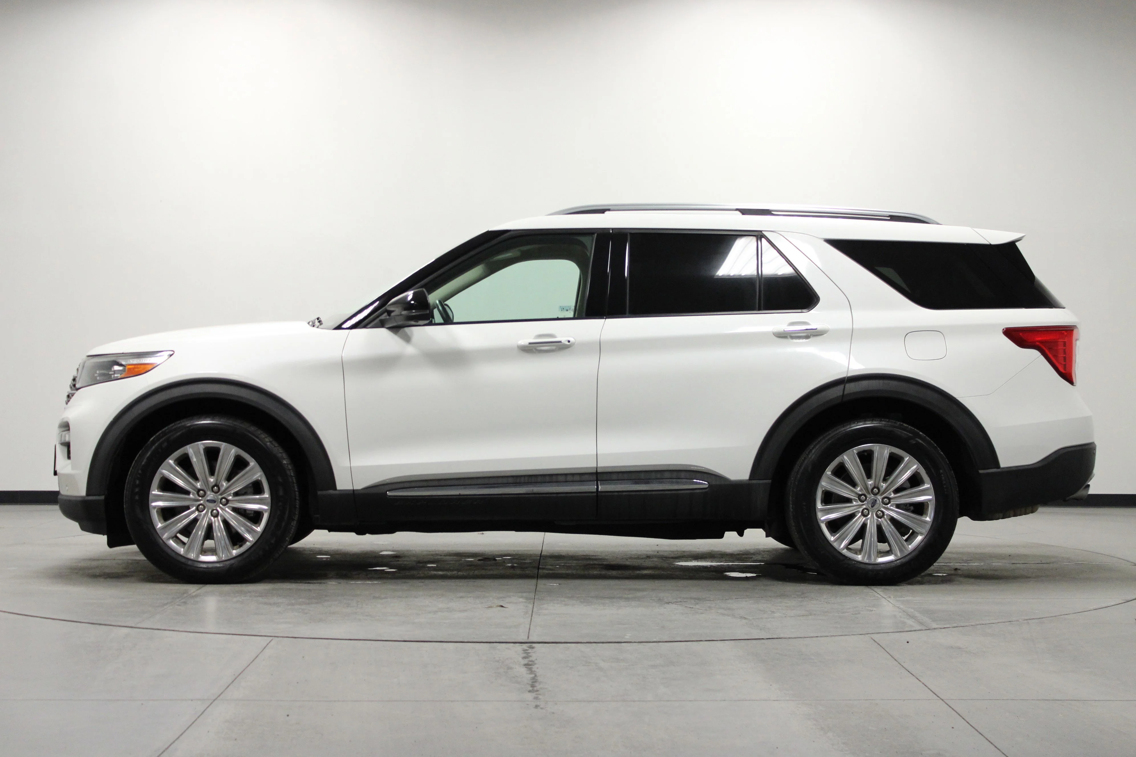 Used 2021 Star White Metallic Tri-Coat Ford Limited image 7