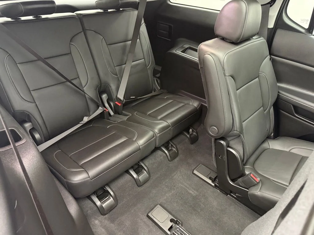 Used 2023 White GMC SLT image 47