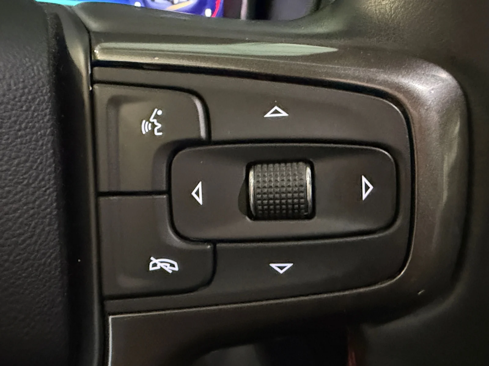 Used 2023 SILVER SAGE METALLIC Chevrolet RST image 22