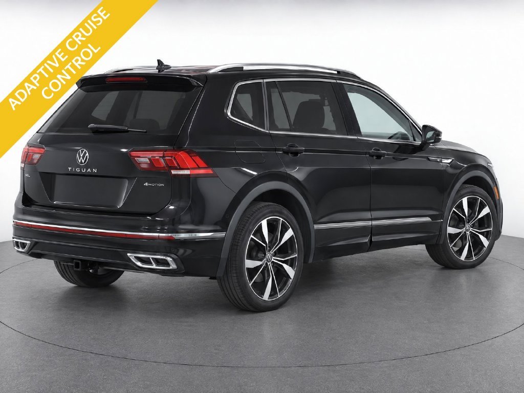 Used 2024 Black Volkswagen 2.0T SEL R-Line image 3