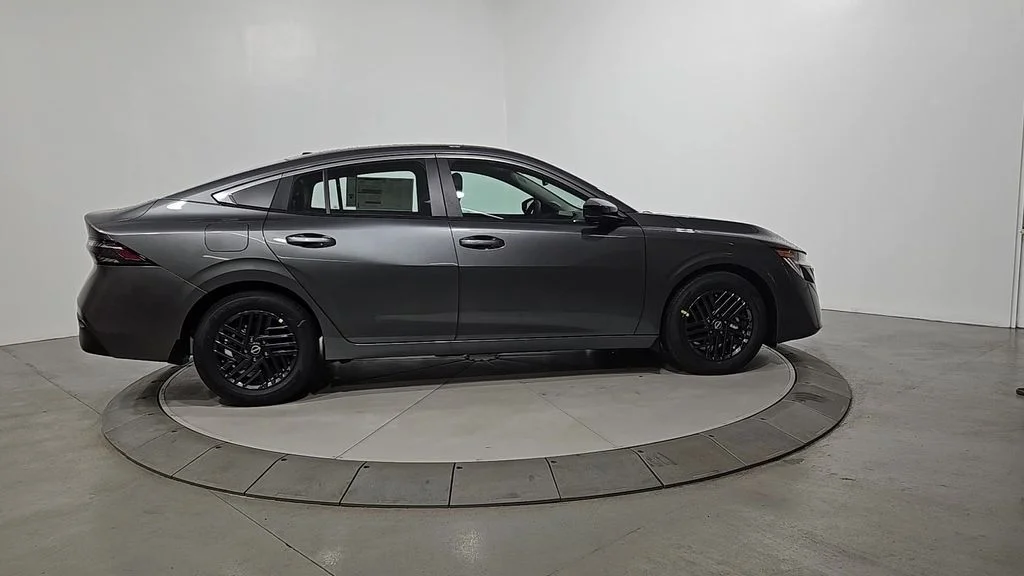 2026 Nissan Sentra SV - Photo 6