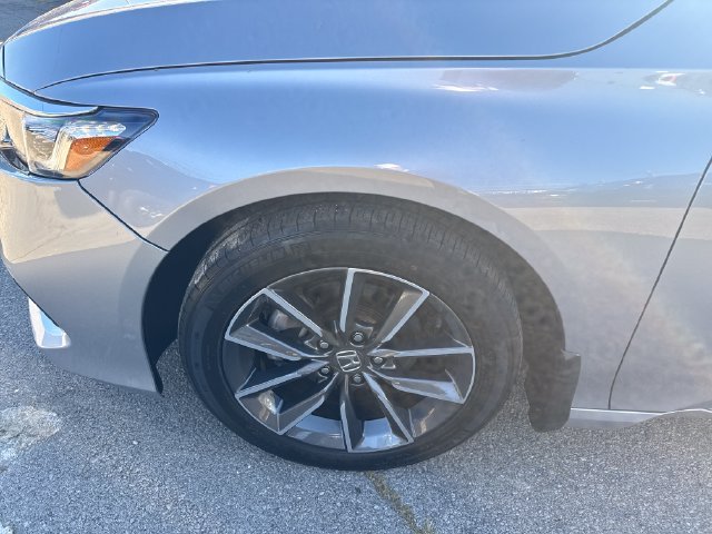 Used 2022 Silver Honda EX-L image 10