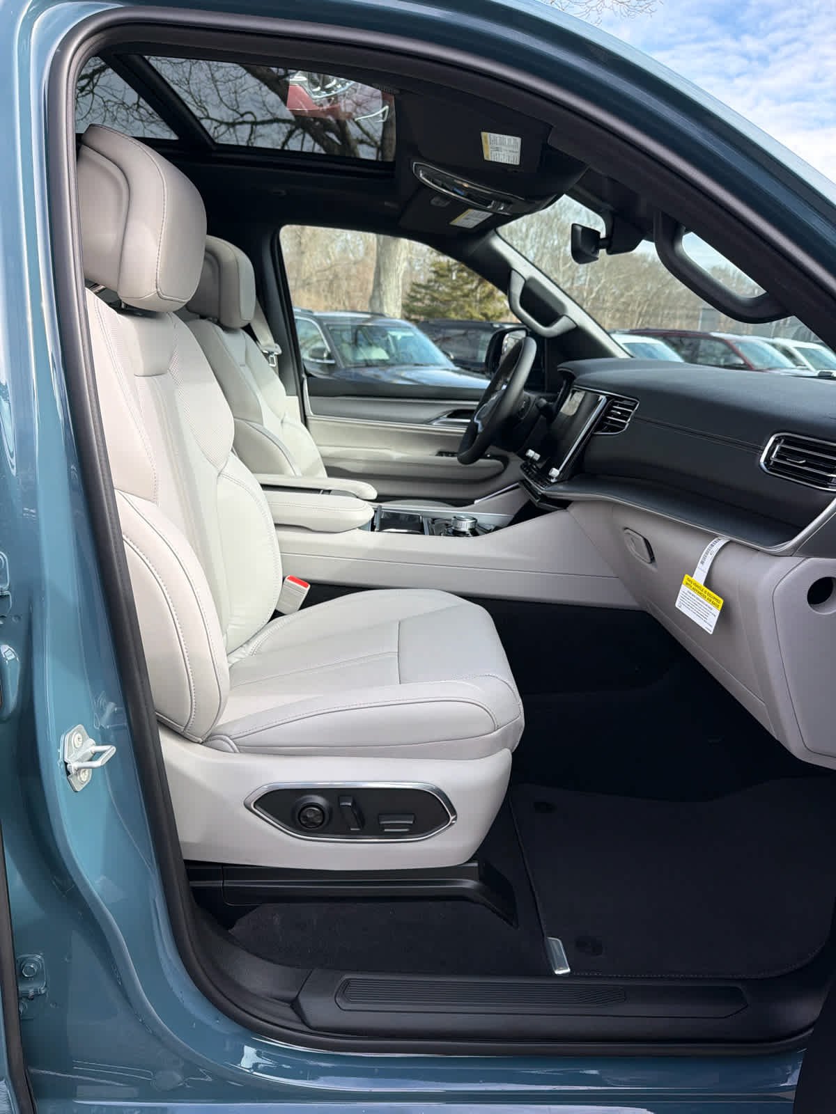 New 2026 Steel Blue Exterior Paint Jeep Limited Altitude image 29