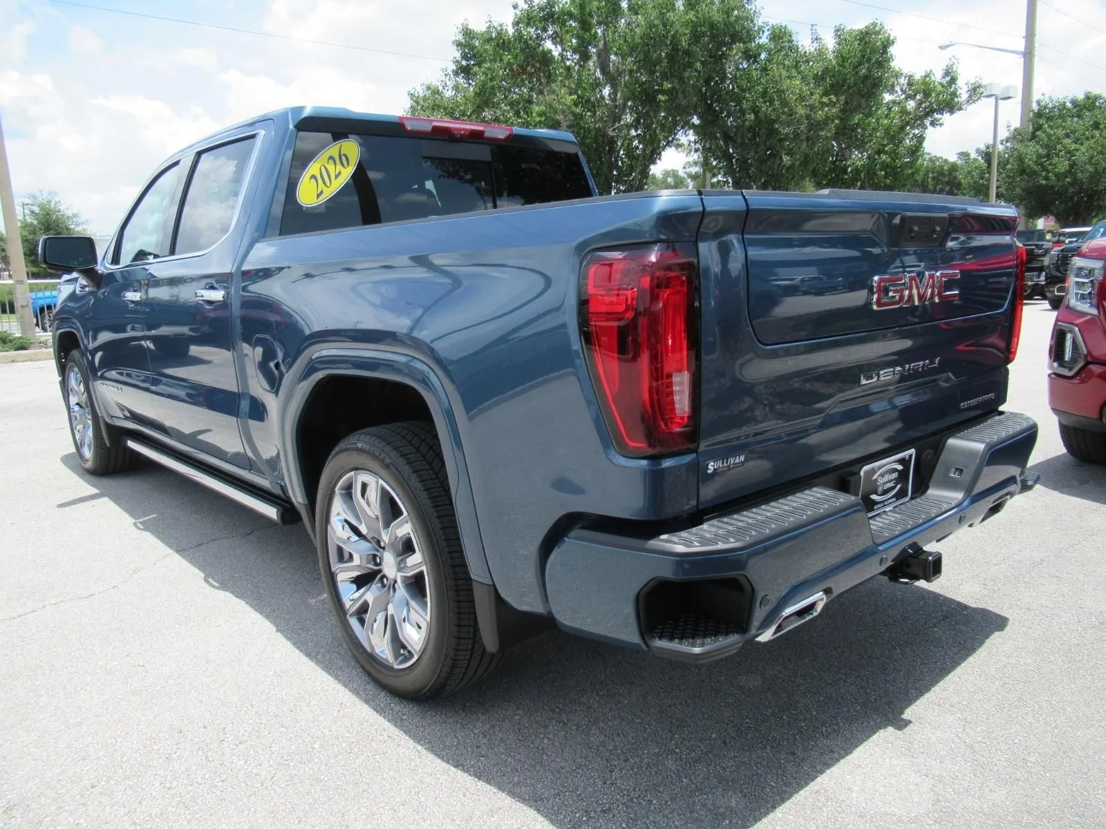 Used 2026  GMC Denali image 5
