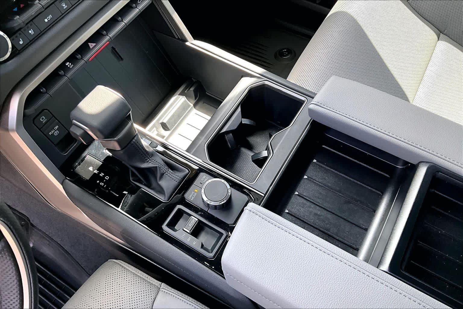 Used 2025 Wind Chill Pearl Toyota Limited Hybrid image 17