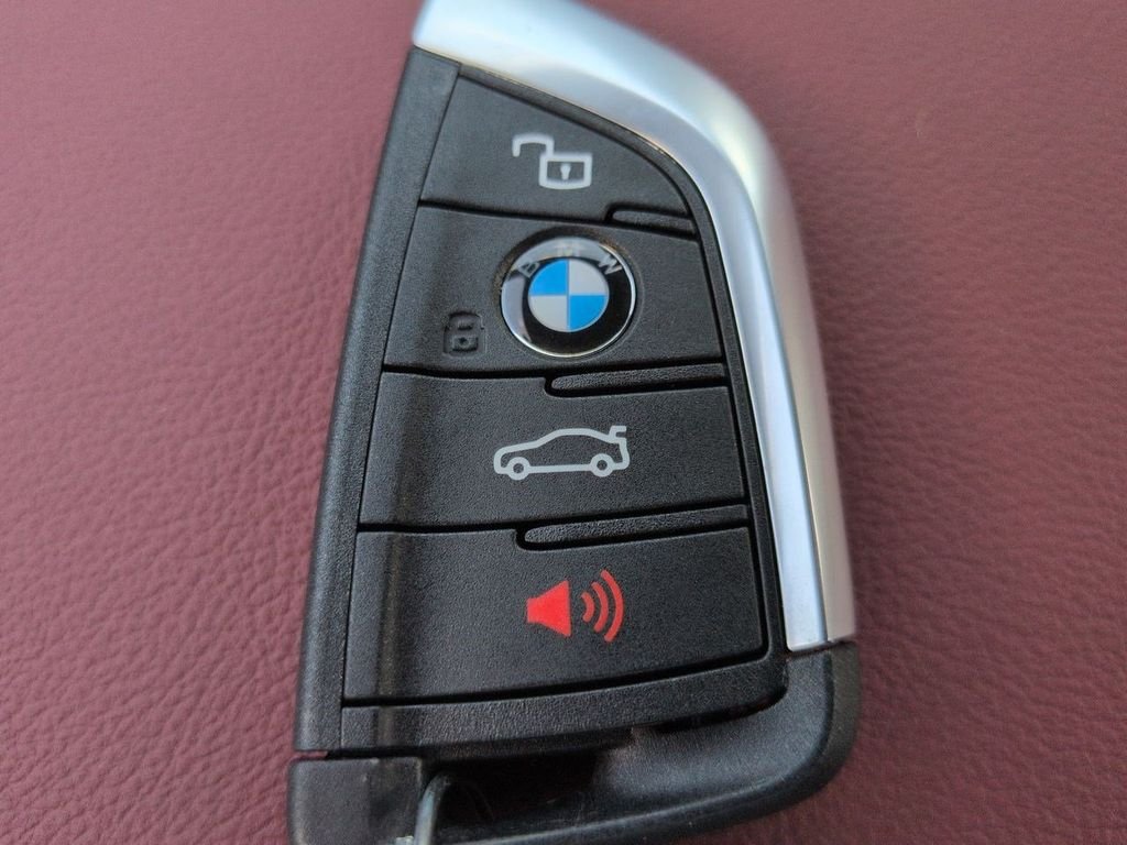 New 2026 Black Sapphire Metallic BMW 330i image 29