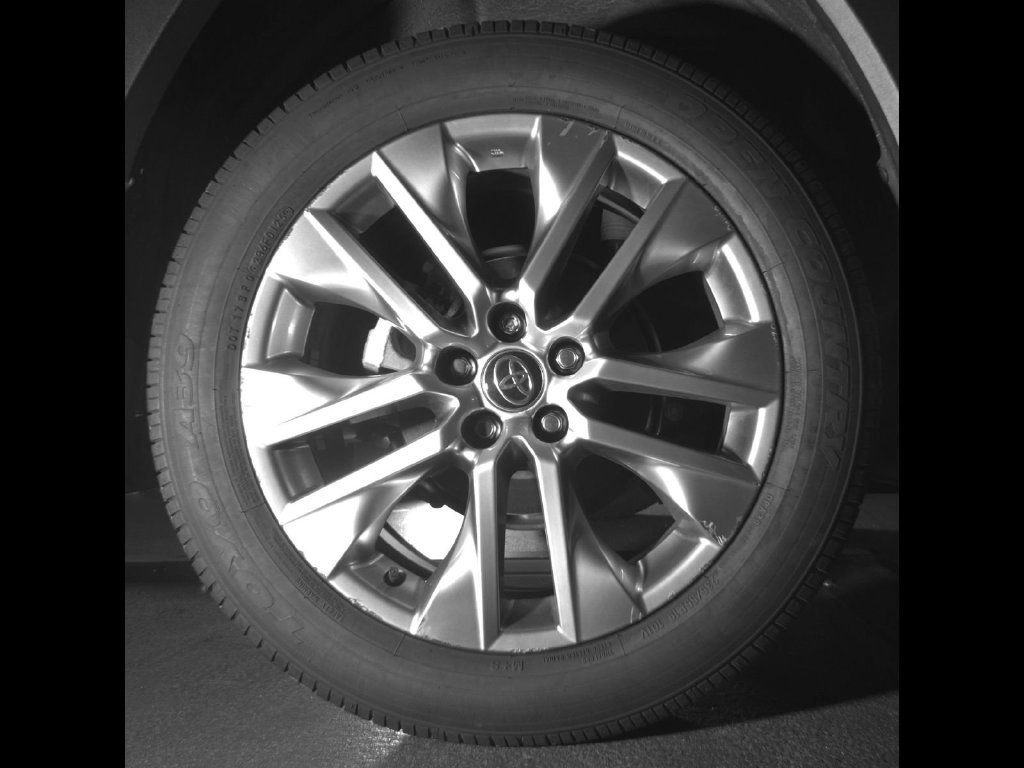 Certified Used 2025  Toyota XLE Premium image 11