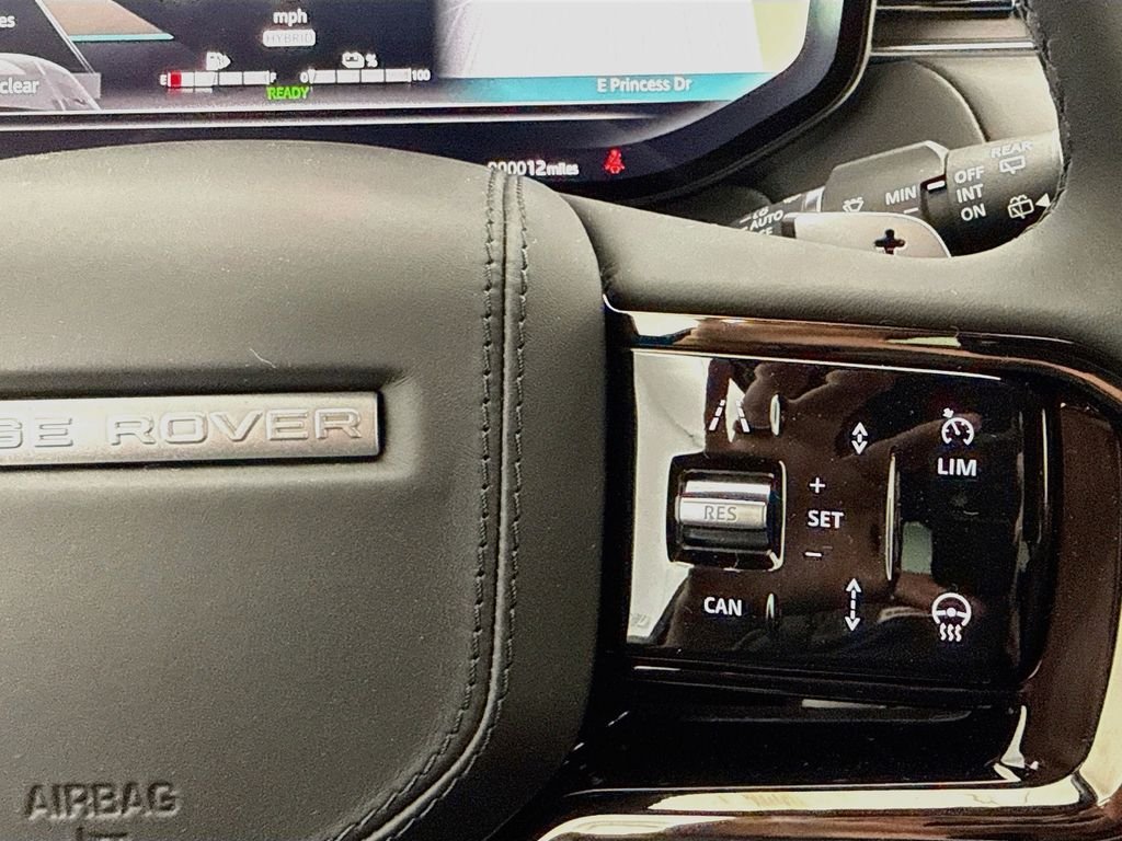 New 2026 Santorini Black Land Rover Dynamic SE image 12