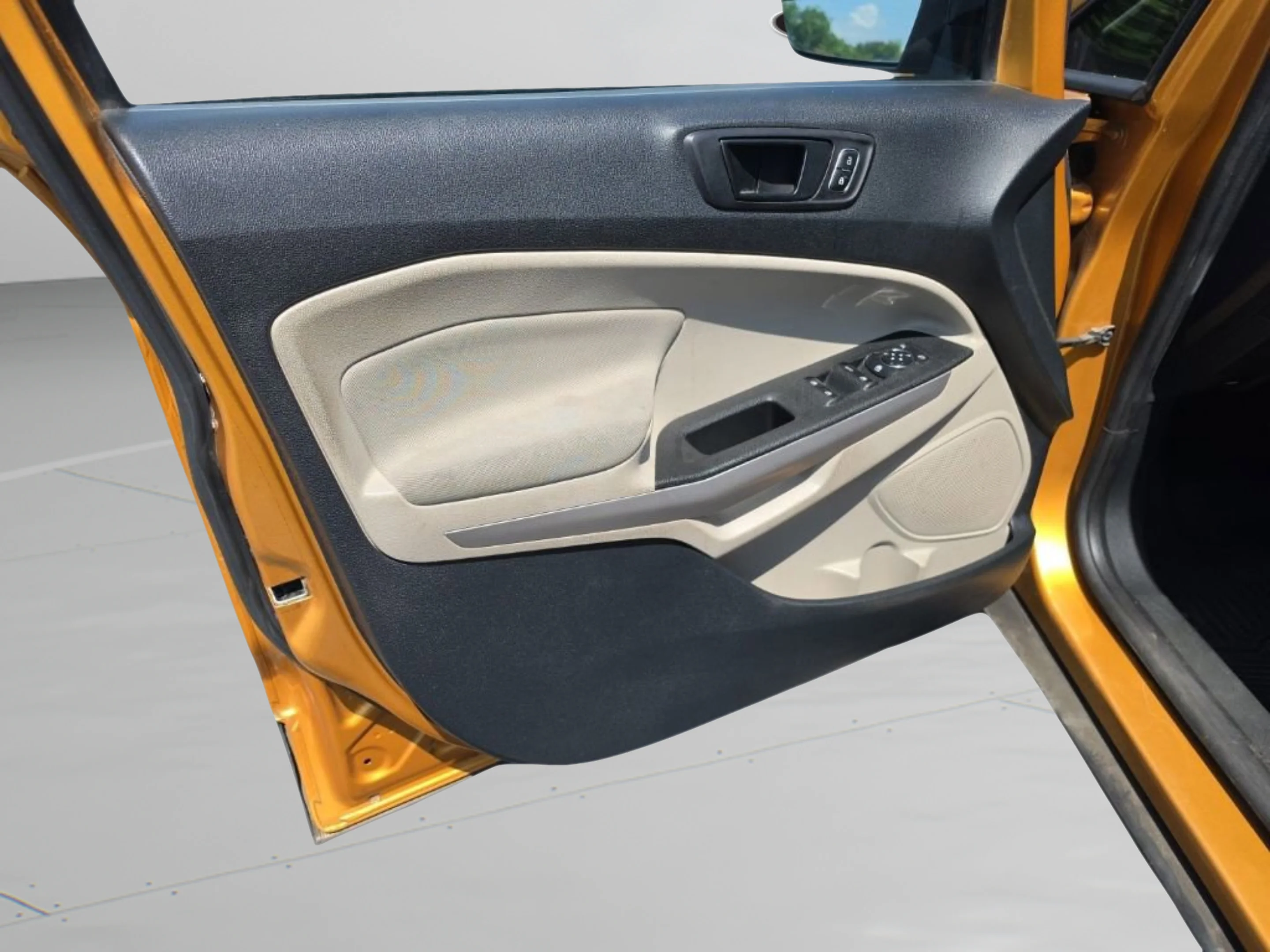 Used 2021 Yellow Ford S image 11
