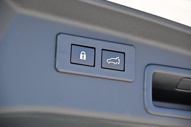 New 2026 White Subaru Premium image 14