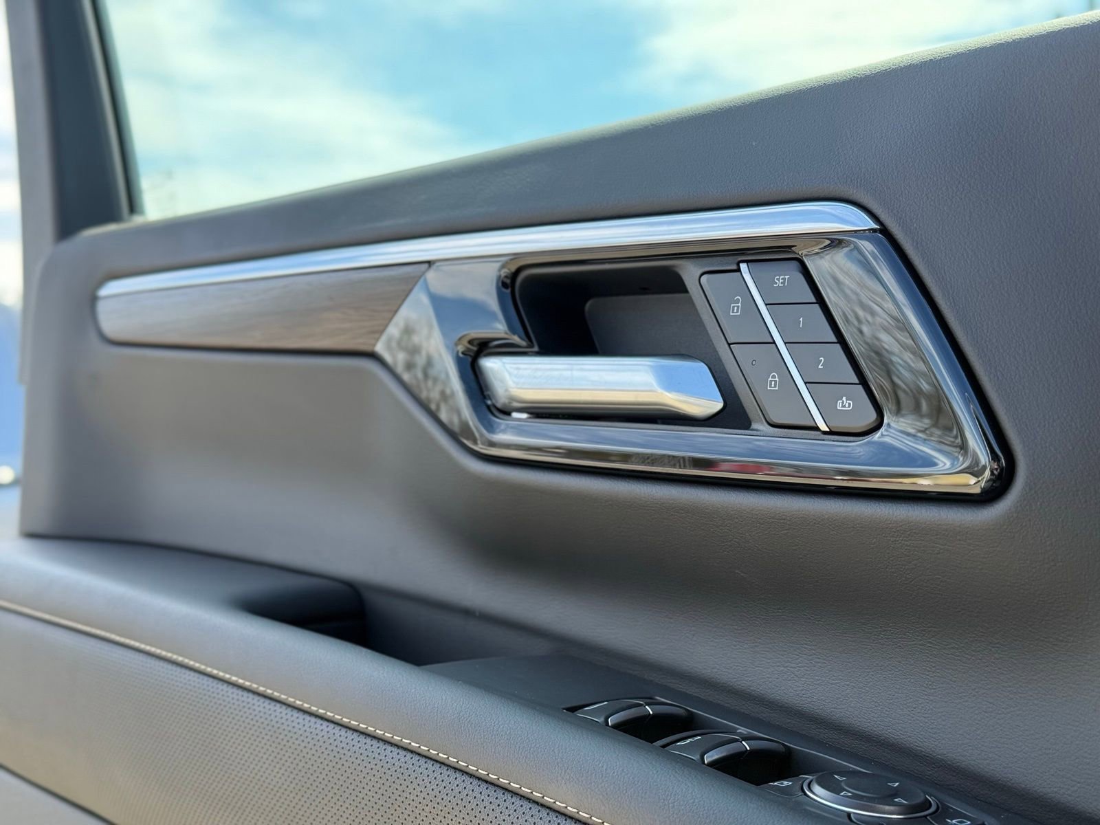 2026 Chevrolet Tahoe Premier - Photo 14