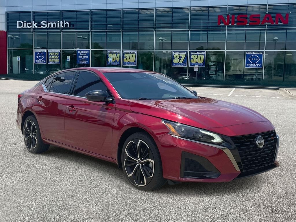 Used 2024 Red Nissan 2.5 SR image 1