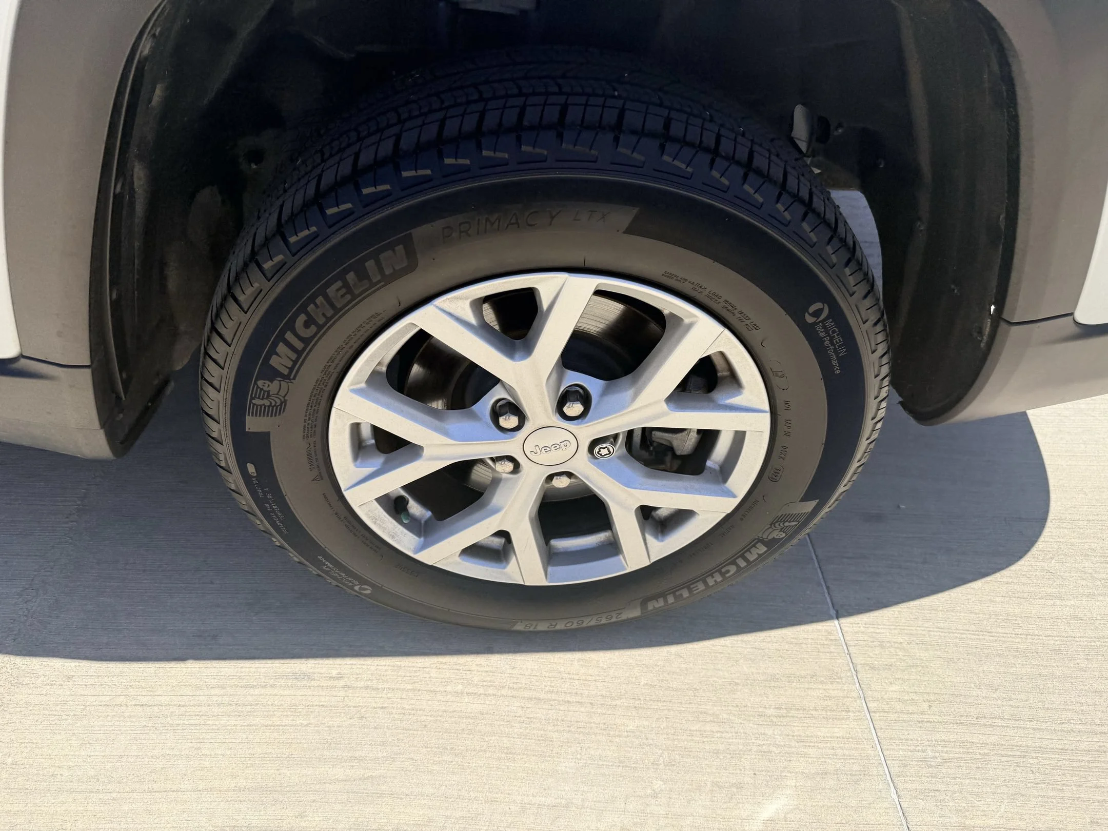 Used 2024 Silver Jeep Limited image 14