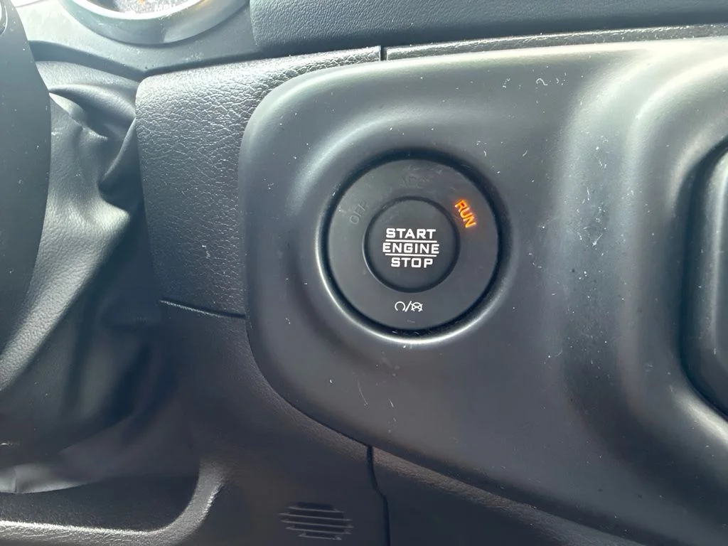 Used 2022 White Jeep Unlimited Sahara image 20