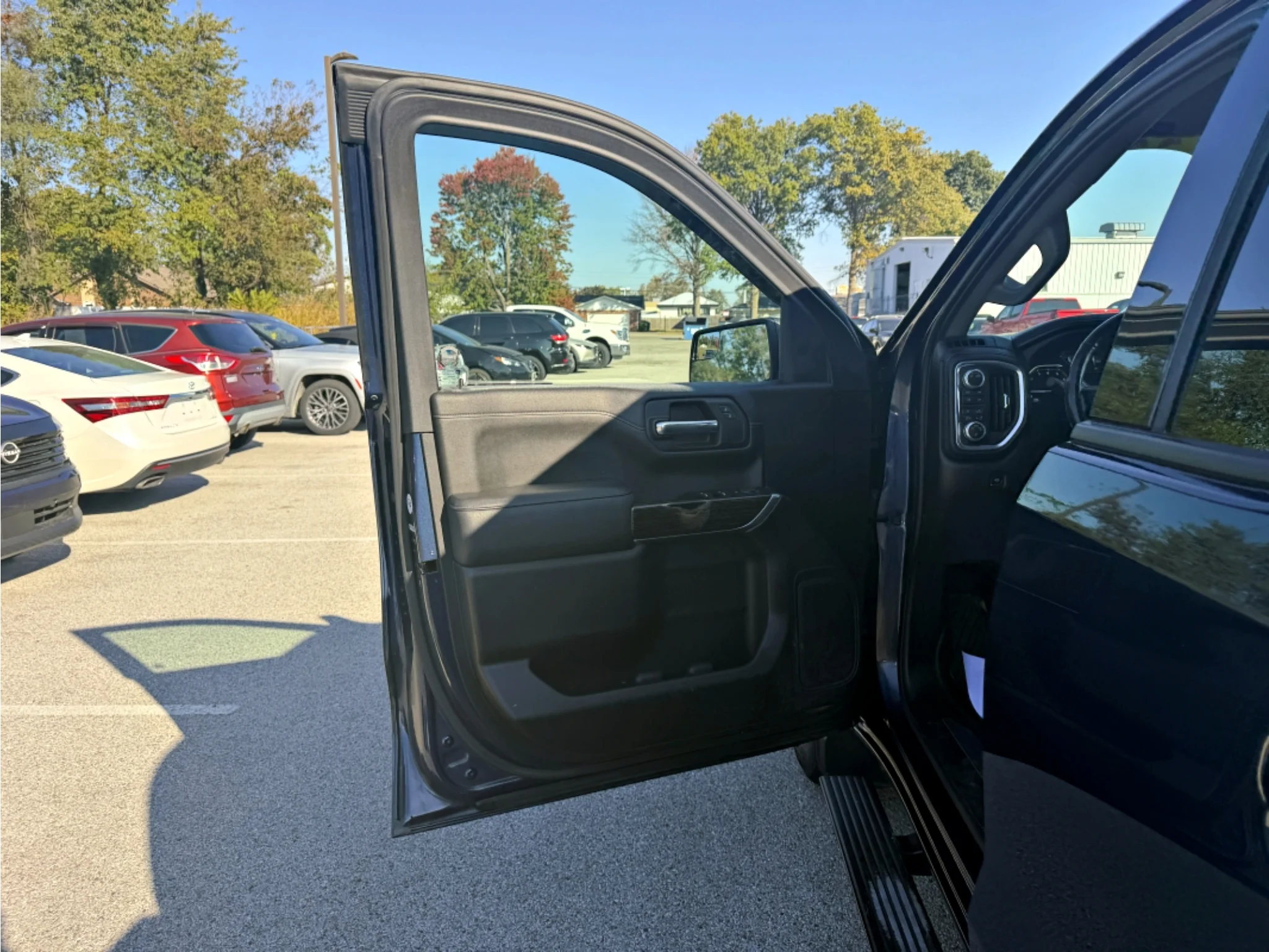 Used 2022 Pacific Blue Metallic GMC Elevation image 11