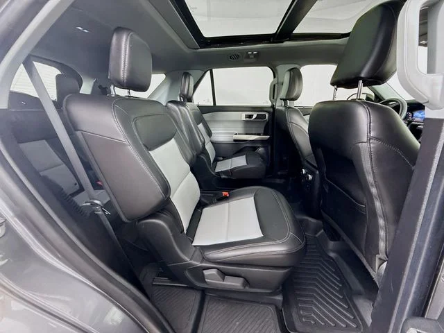 Used 2022 Gray Ford XLT image 29