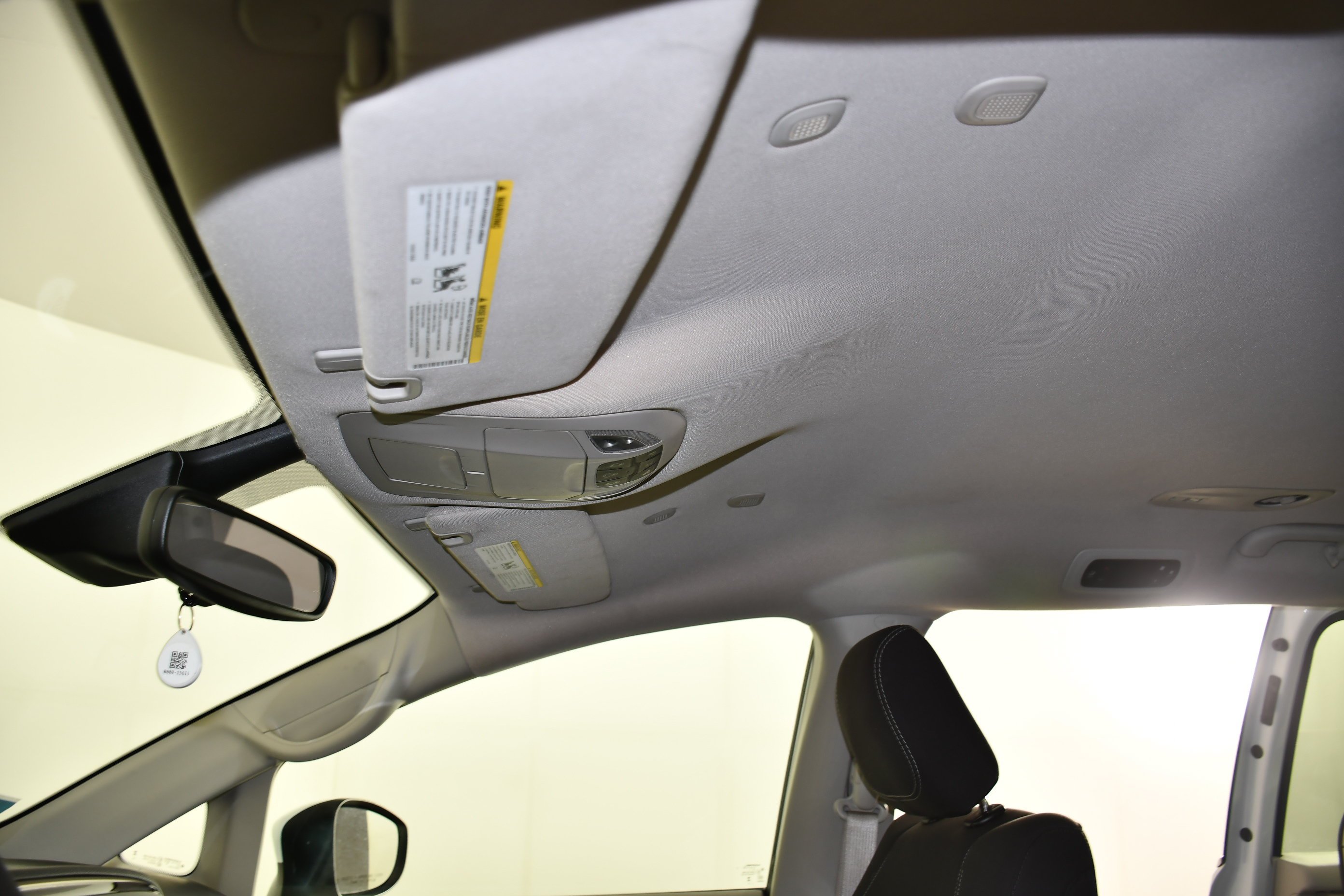 Used 2023 Bright White Clearcoat Chrysler LX image 38