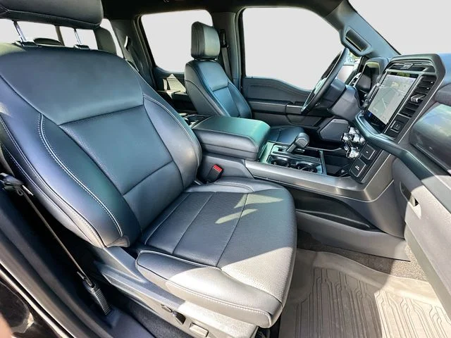 Used 2025 Black Ford Lariat image 28