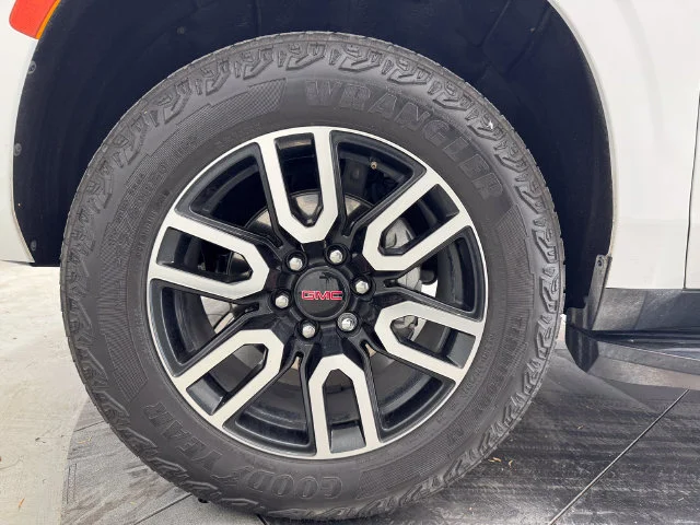 Used 2024 Summit White GMC AT4 image 10
