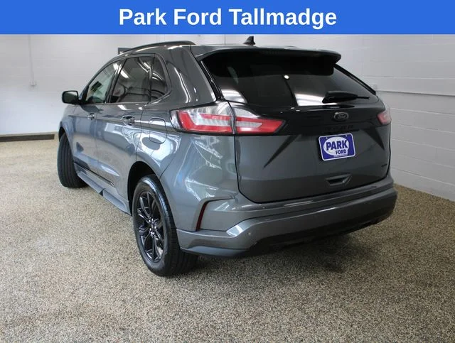 Used 2022 Gray Metallic Ford SE image 3