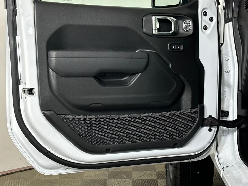 New 2026 Bright White Clear-Coat Exterior Paint Jeep Sport image 14