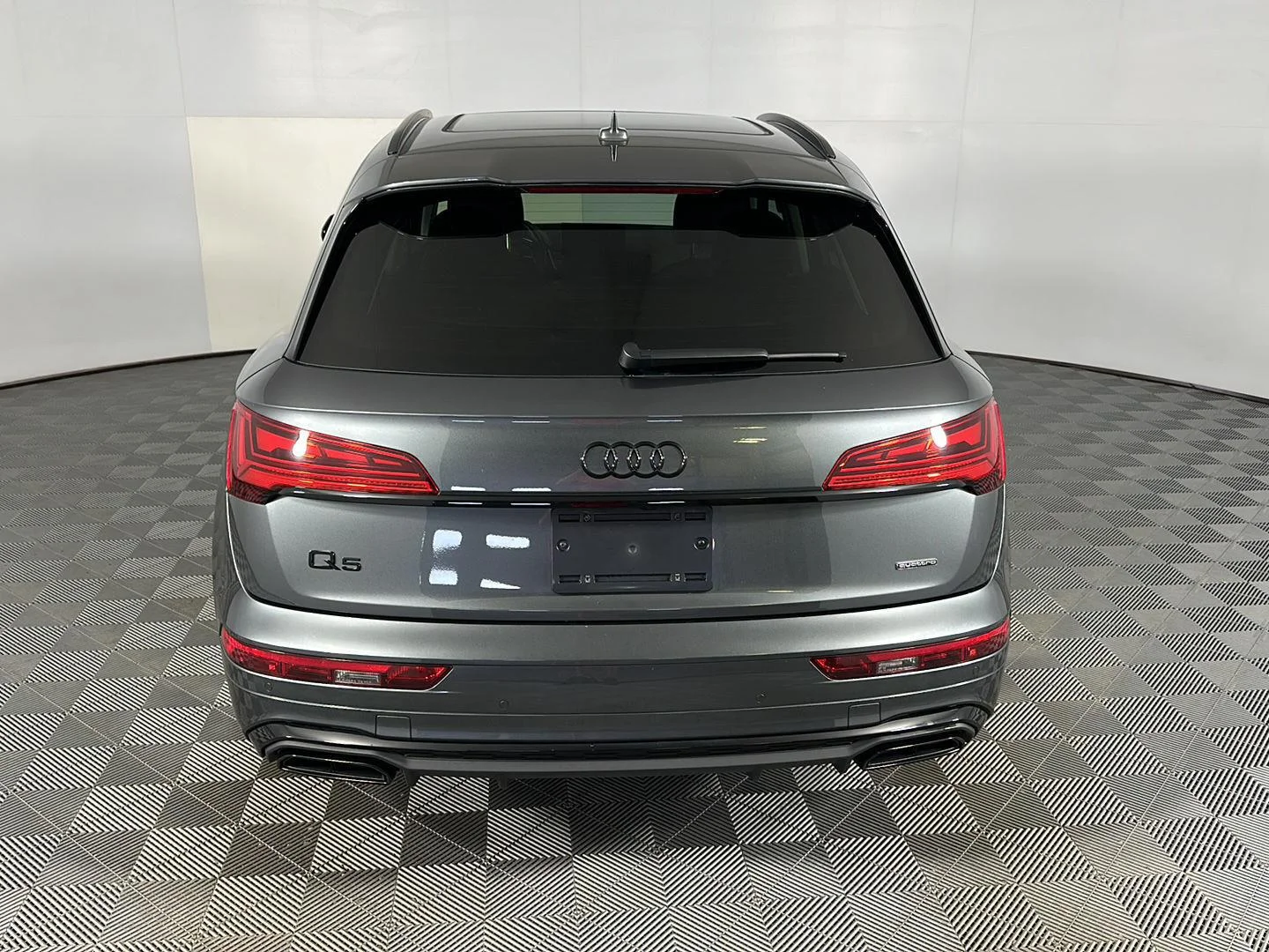 Used 2023 Daytona Gray Pearl Effect Audi S line Premium Plus image 9