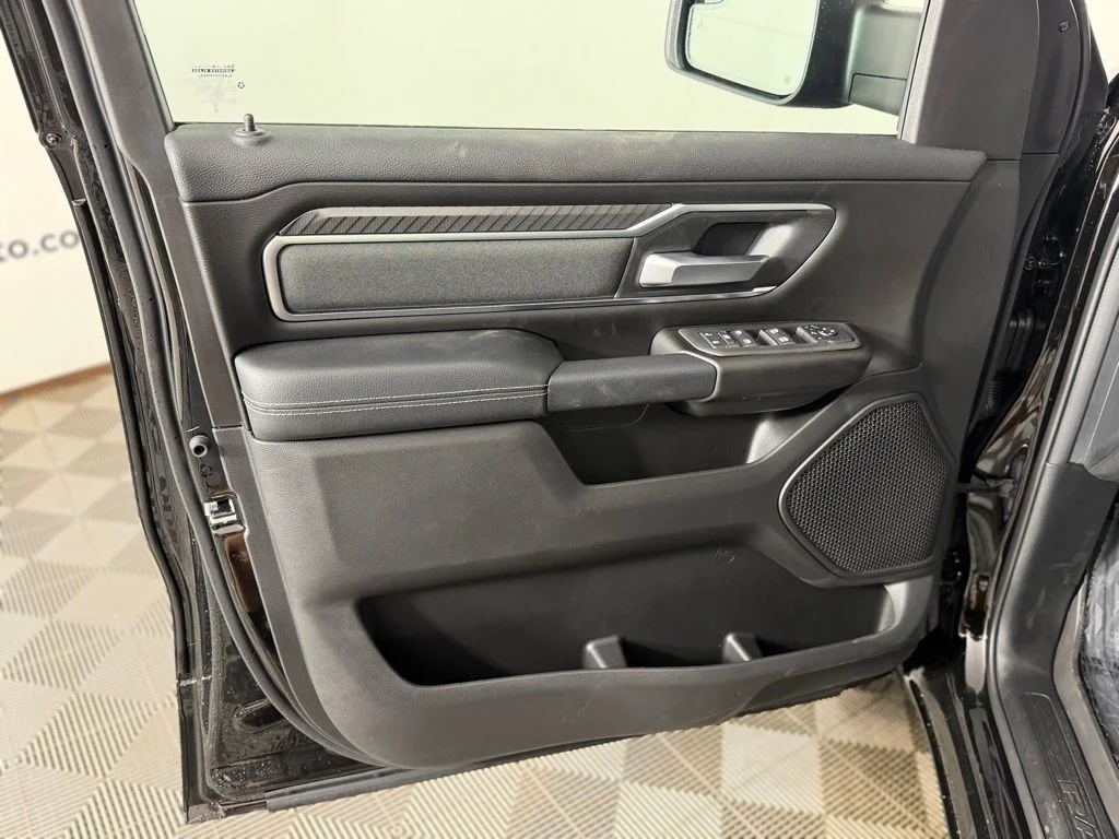 New 2026 Diamond Black Crystal Pearl-Coat Exterior Paint RAM Big Horn image 14
