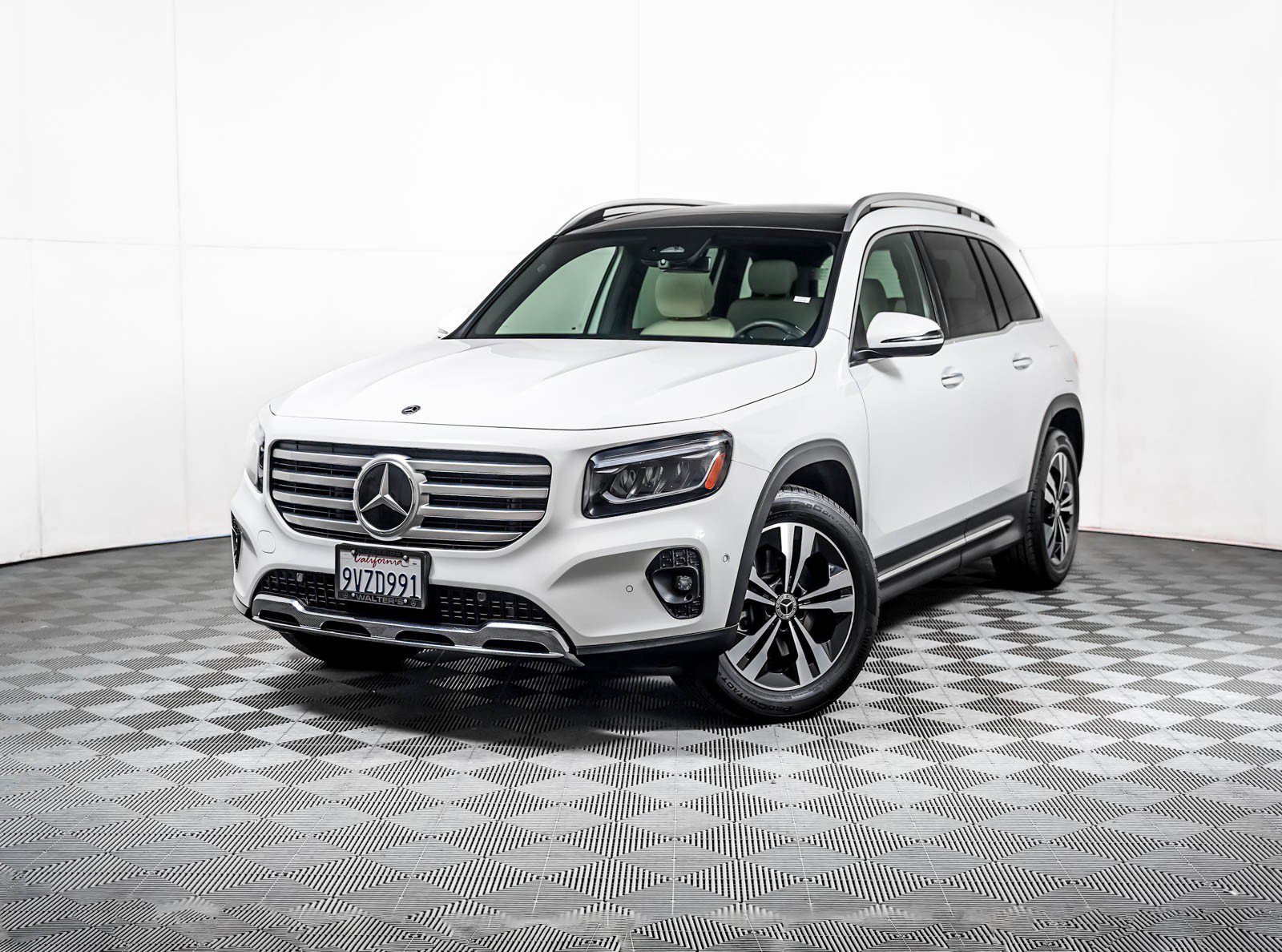 Certified Pre-Owned 2026 Mercedes-Benz GLB 250 SUV