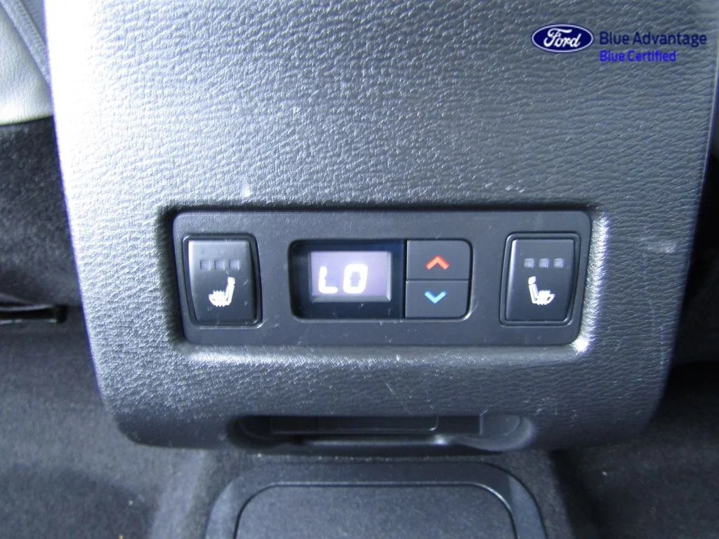 Certified Used 2024 Labrador Black Pearl Mitsubishi SEL image 37