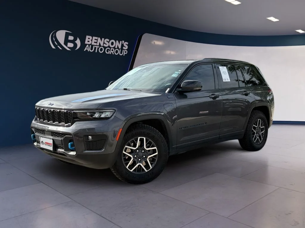 Used 2022 Gray Jeep Trailhawk 4xe image 1
